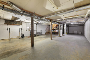 absolute auction by NashvilleAuctions at 140 Captain Bell Lane, Gallatin, TN 37066 Large Basement