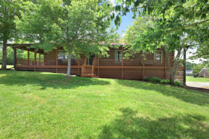Front view of absolute auction by NashvilleAuctions at 140 Captain Bell Lane, Gallatin, TN 37066