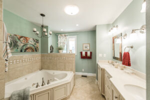 Master bath with jack and jill sinks